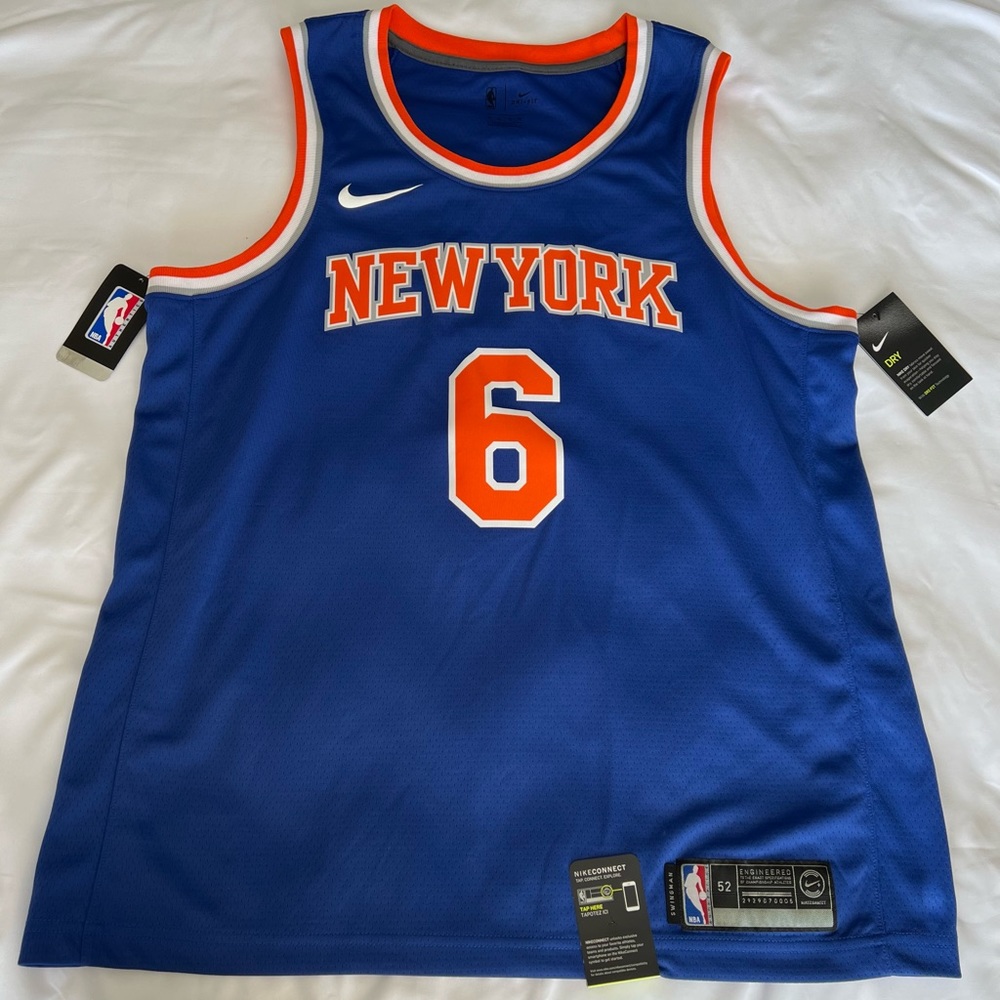 Nike Porzingis #6 Jersey. Size XL.